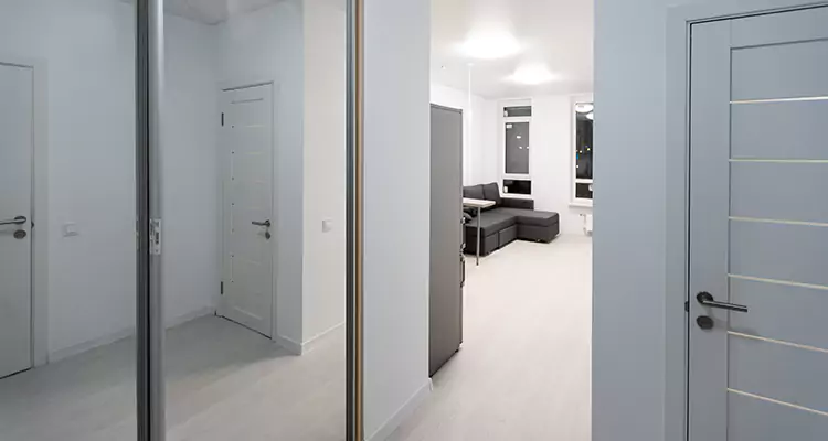 Modern Mirrored Closet Doors Repair in Tarpon Springs, FL