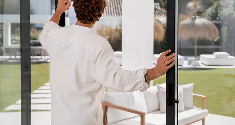 Fix Backyard Sliding Door Hard To Operate in Tarpon Springs, FL
