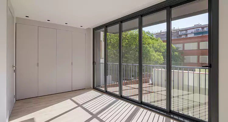 Fix Sliding Screen Door Track in Tarpon Springs, FL